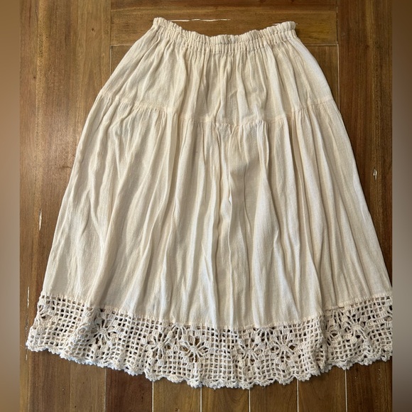 Dresses & Skirts - Bohemian peasant Cream Crochet-Hem Midi skirt.